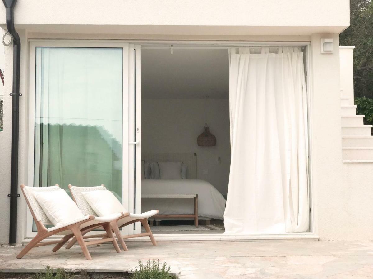Luxury Family Beach Front Villa - Sunday Beach House Слатине Экстерьер фото