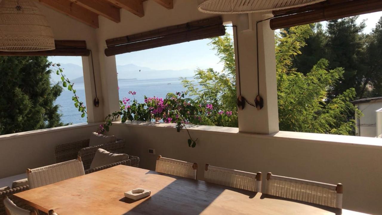 Luxury Family Beach Front Villa - Sunday Beach House Слатине Экстерьер фото